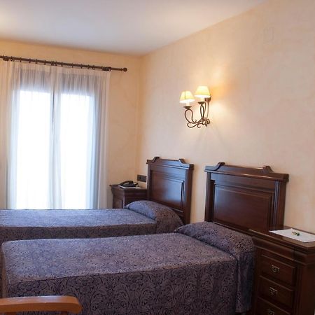 Hostal Rural Los Telares Pastrana Eksteriør billede