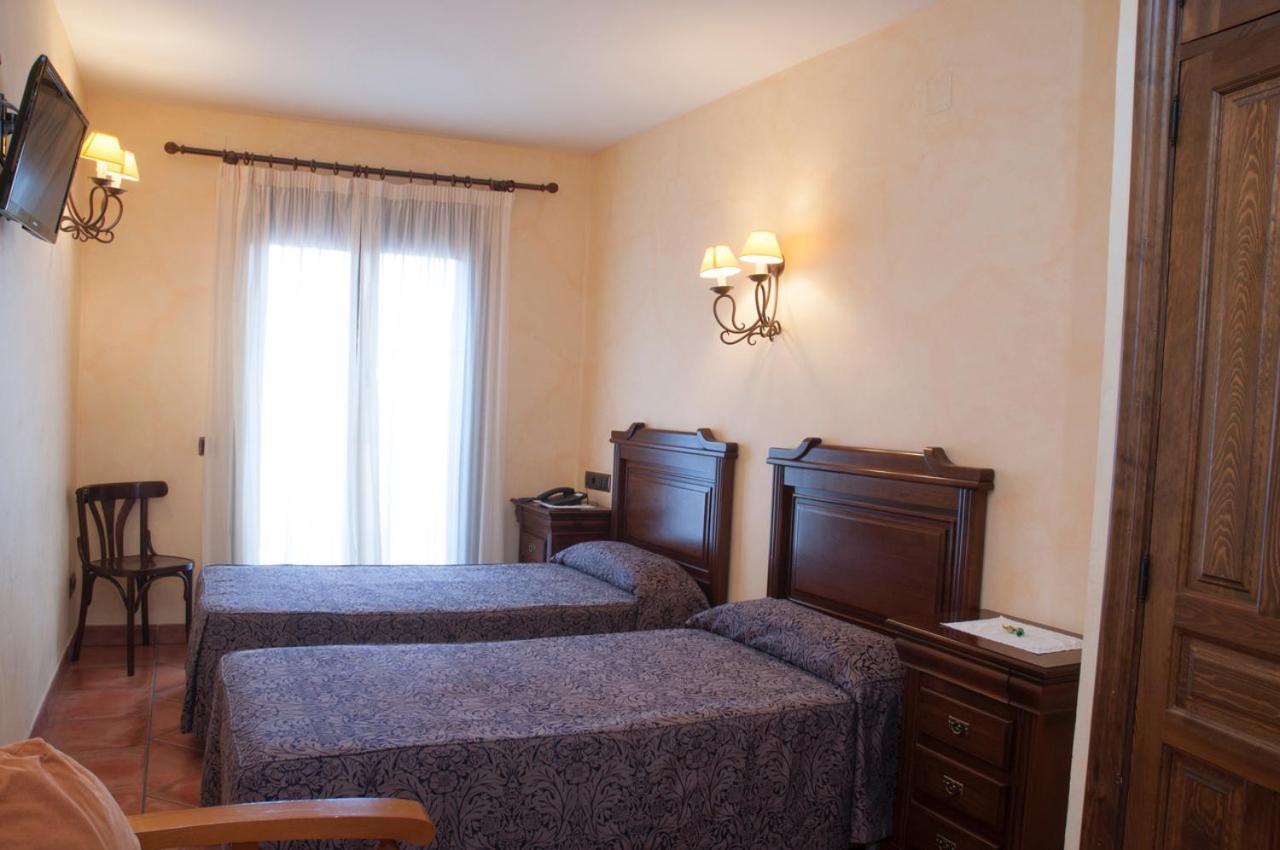 Hostal Rural Los Telares Pastrana Eksteriør billede