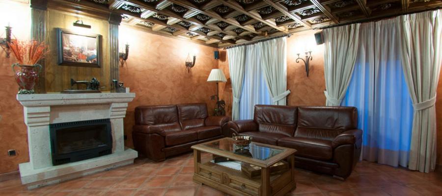 Hostal Rural Los Telares Pastrana Eksteriør billede