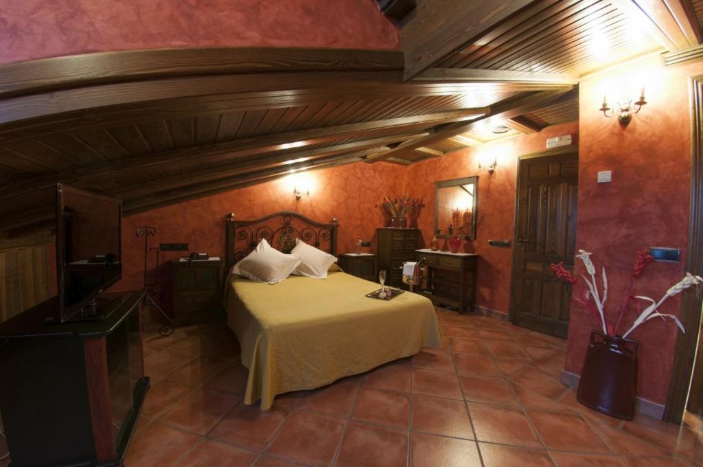 Hostal Rural Los Telares Pastrana Eksteriør billede