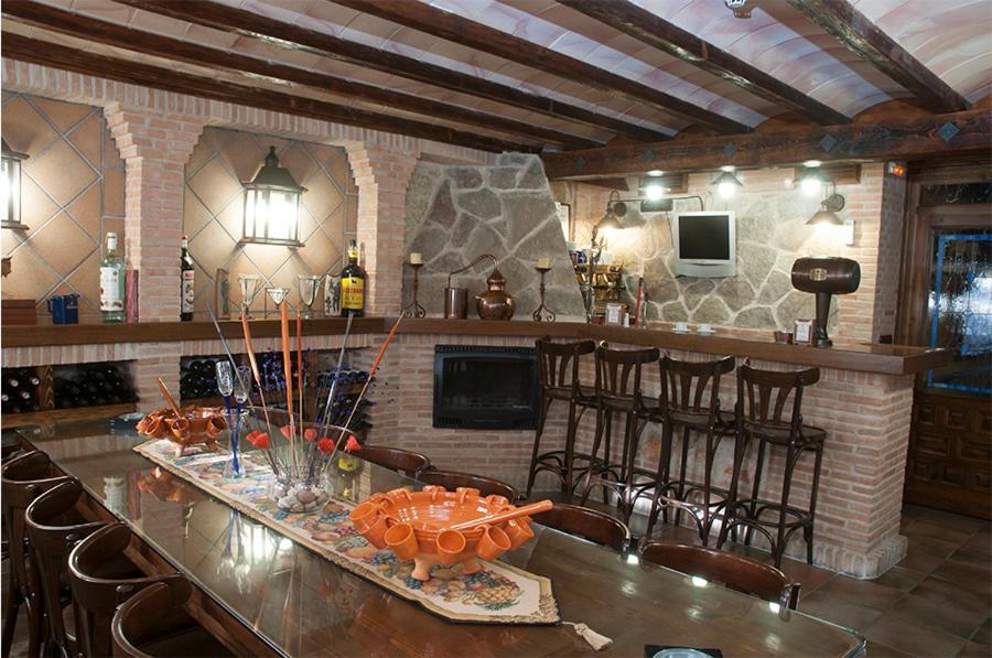 Hostal Rural Los Telares Pastrana Eksteriør billede